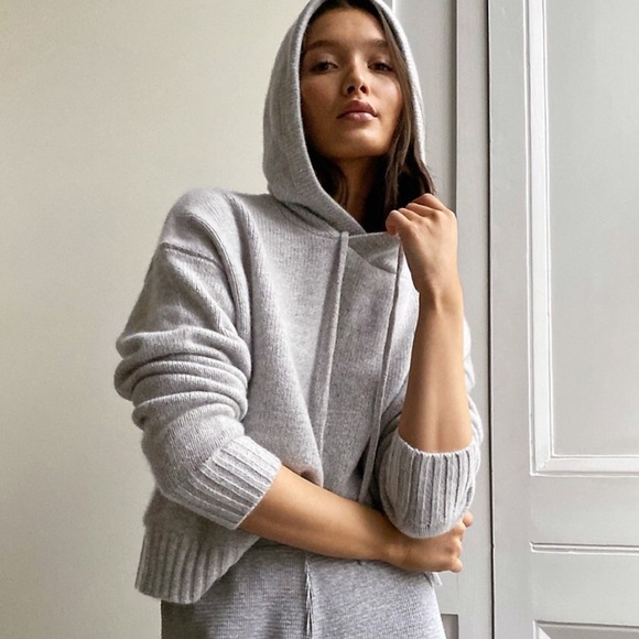 Aritzia Sweaters - Aritzia The Group by Babaton Luxe Cashmere Hoodie S